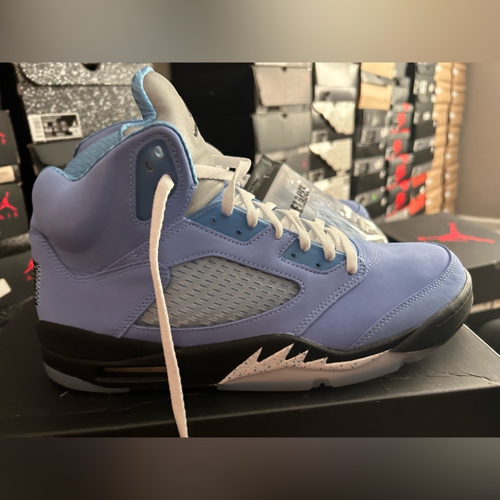 Air Jordan 5 UNC
